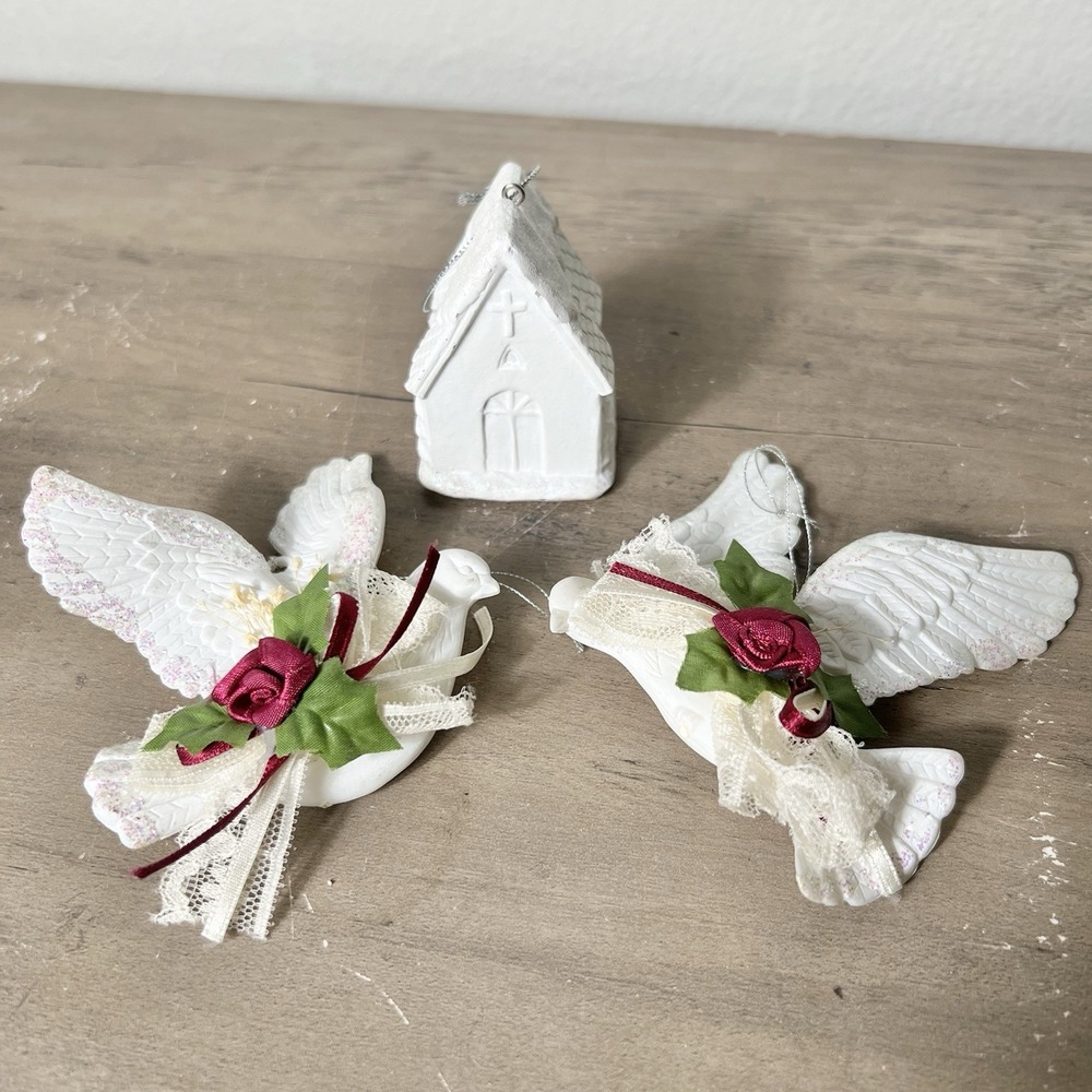Vintage‎ White Doves & Church Ornaments Lace Roses Glitter Christmas Lot